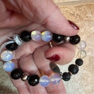 (2) NWT BUNDLE BRACELET SPECIAL! 2 PRETTY bracelets